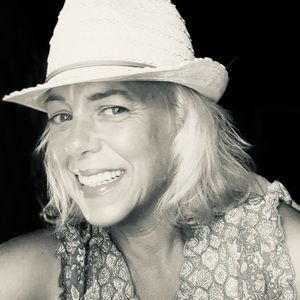 Meet your Posher, Shelly